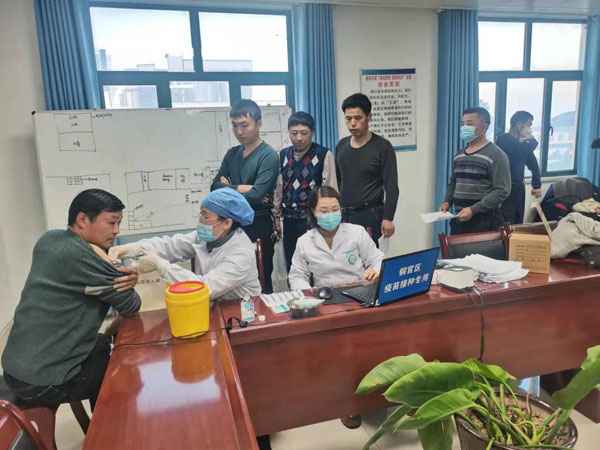 映湖社区到ky开元官网在线开展疫苗接种工作  