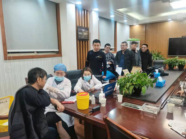 映湖社区到ky开元官网在线开展疫苗接种工作  